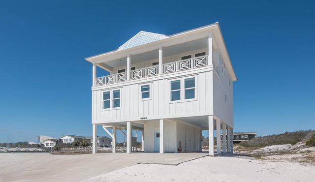 Sits 150ft from Beach, steps to private beach access, newly built, Private Pool
