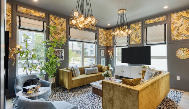 Sleeps 17 | 2 Units | Rooftop Lounge + Gym + Skyline Views | East Nashville