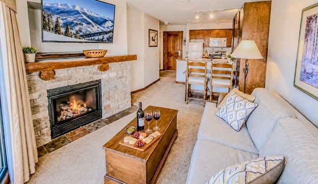 Snowshoe Village Great Views Sleeps 6