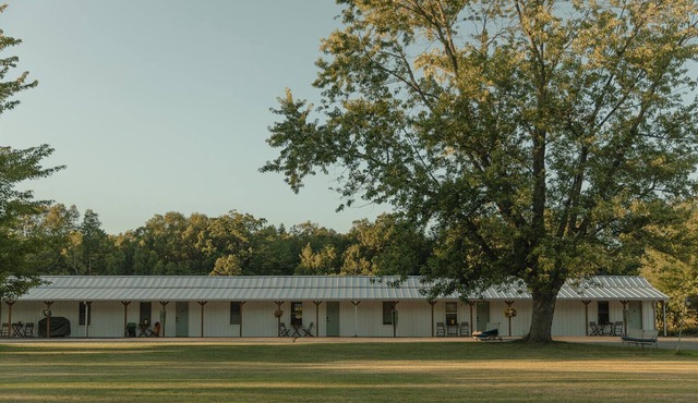 Snug Harbor Inn | Milkweed Suite | Near Lake MI