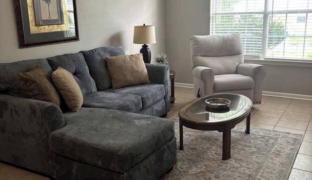 Spacious 2 Bedroom/1.5 Bath Apartment - Bryant #1