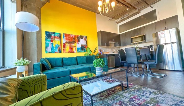 Spacious 2BR South Loop Suite with Skyline View, Optional Parking and Gym Access Close to McCormick Place, Grant Park, Museum Campus & CTA Lines