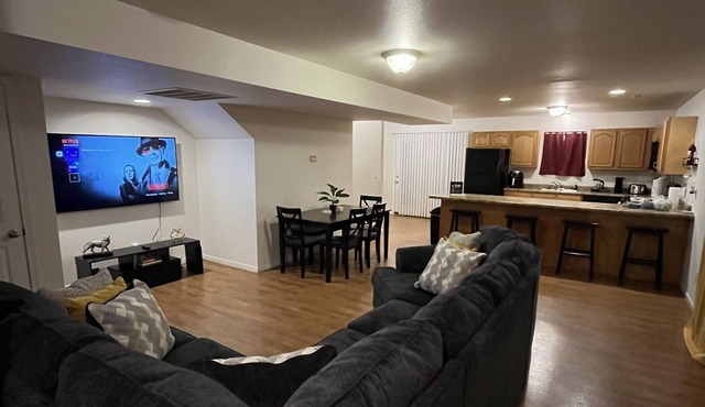 Spacious 3 BD, 2.5 BA home. Comfy and close to Fort Leonardwood