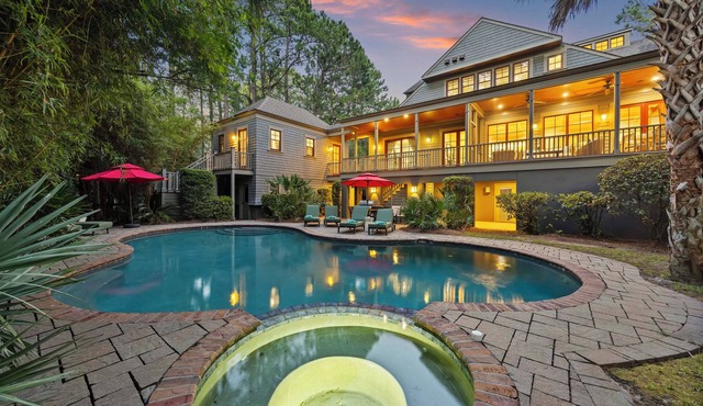 Spacious 4BD w/Guest House! Private Pool + Hot Tub