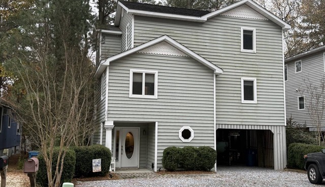 Spacious 5-bedroom house in adorable Bethany Beach with AC in Bethany Beach