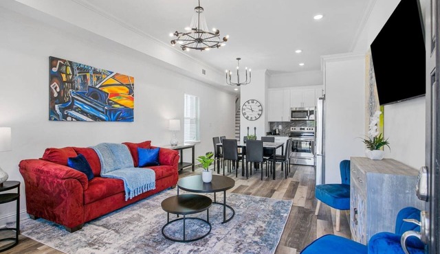Spacious 5BR Home | Free Parking Near FQ