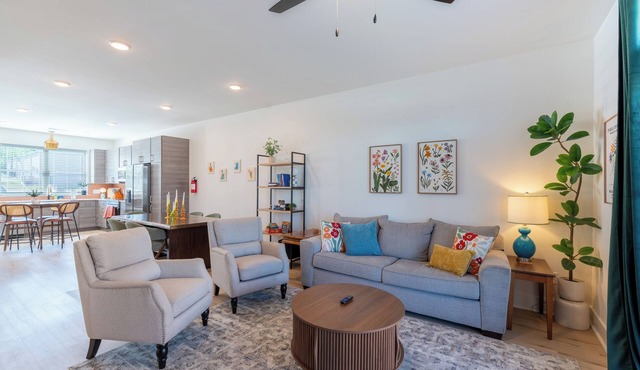 Spacious Family-Friendly Stay Minutes to Downtown