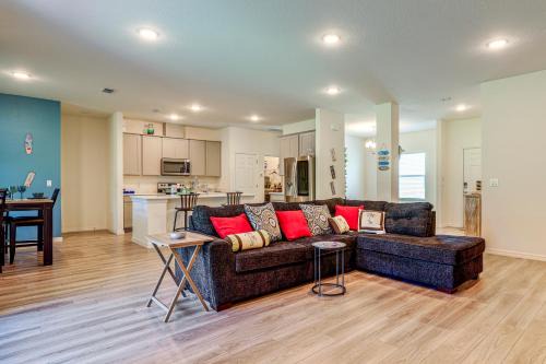 Spacious Home Near Dtwn PSL: Travel Nurses Welcome