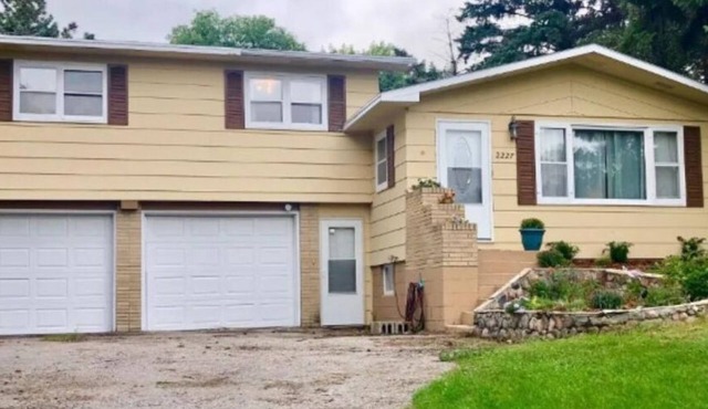Spacious house with large yard in great location close to boat ramps.