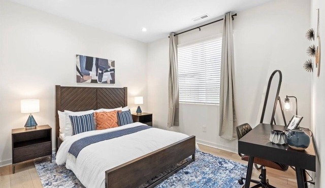 Spacious Modern 3BR/3.5BH Charlotte Townhouse