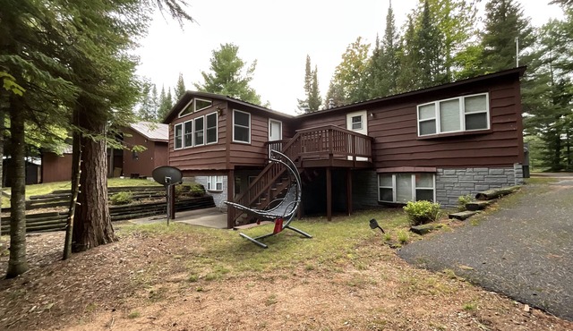 Spacious Northwoods Retreat: Perfect for Families & Friends on Sugar Camp Chain