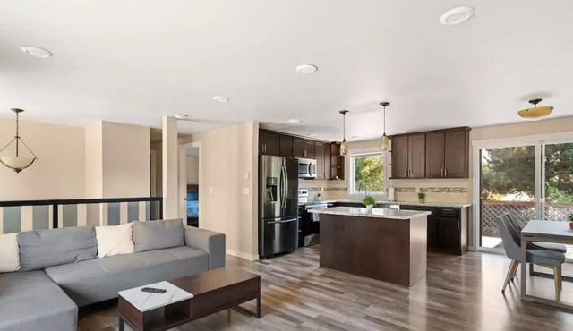 Spacious Spanaway 3bed Home in Spanaway