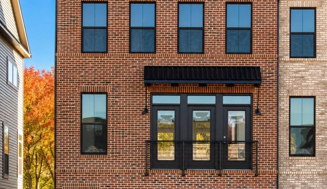 Spectacular 4 bed/3.5 Bath Chantilly/Northern Virginia Townhouse