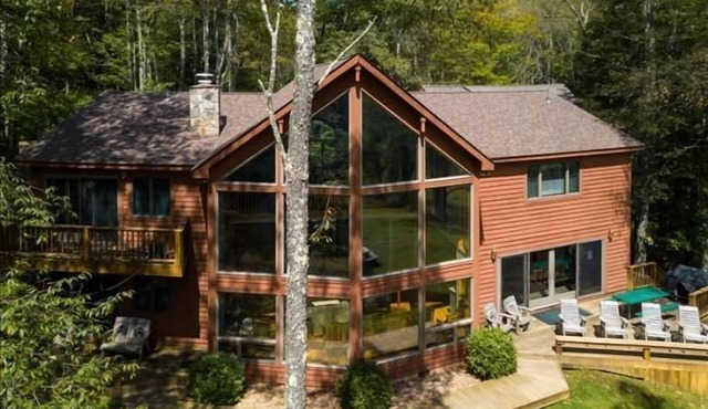 SRL5- Lakefront Family Retreat! Old Timberline! A/C! Firepit!