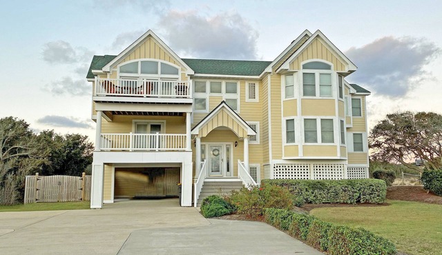 SS93- Semi-Oceanfront Home with 7 BRs and beautiful ocean views!