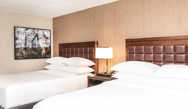 Stay in Style w Our Elegant Queen Room! Free WiFi