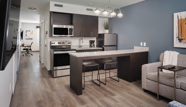 stayAPT Suites Louisville North-Clarksville