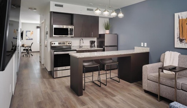 stayAPT Suites Louisville North-Clarksville
