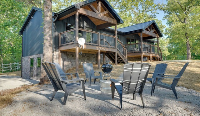 Steps to Lake! Pet-friendly Murray Retreat w/Deck