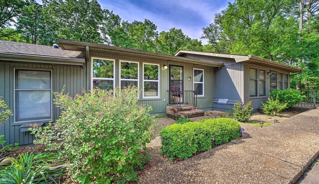 Stunning Bella Vista Retreat w/ Lake Access!