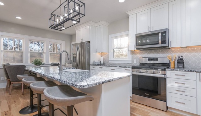 Stunning Freshly Remodeled Historic Home - Downtown Columbia!