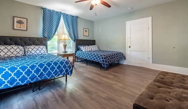 Stunning Victorian Home In Mooresville Apt. B