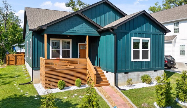 Stylish Chattanooga Retreat Minutes to Downtown