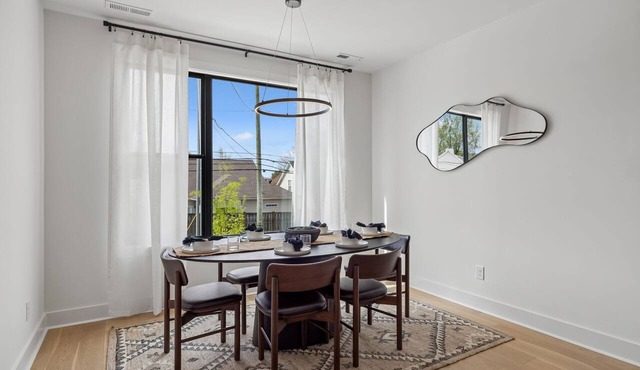 Stylish retreat ft. rooftop lounge w/tub & views!