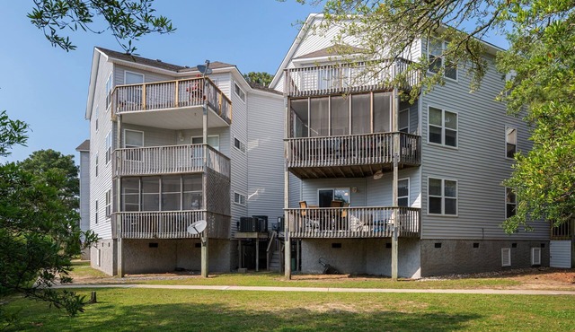 Sunset Retreat 2 Bedroom Pet-Friendly Condo at Oyster Point