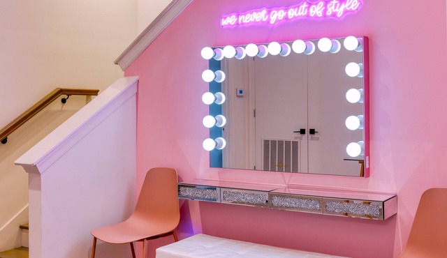 Swiftie-Inspired Nash Stay + Balcony | Walkable to Broad | The Eras Escape