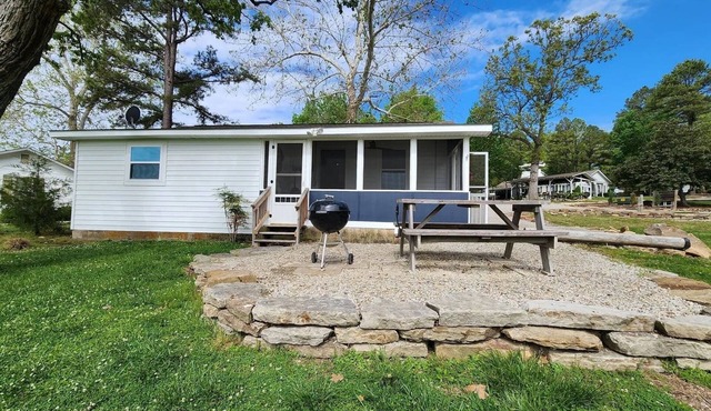 Take It Easy Resort - Cottage #1, Norfork Lake Cabin w/Dock Slip, Walk to Lake