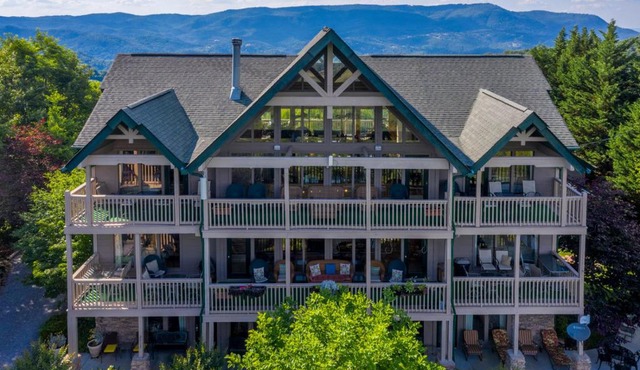 TANASI LODGE - Reunions, Retreats, Weddings, Family Getaways