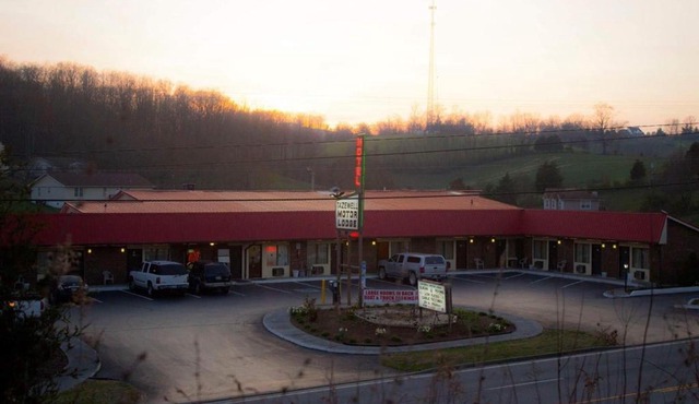 Tazewell Motor Lodge