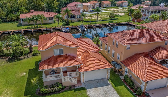 Terrific waterfront 5-bedroom house with dock and private boat ramp in Homosassa