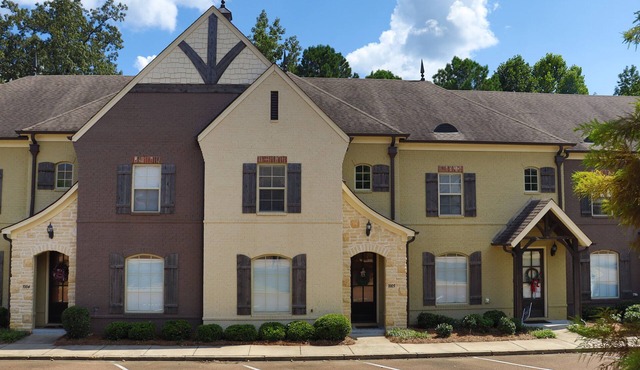 The Adele @ Oxford Farms- Tucked off South Lamar! Two Miles from The Square!