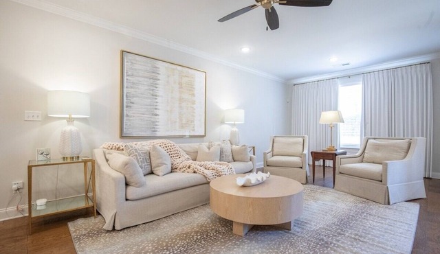 The Alexa, 3BR Retreat by Velvet Ditch Villas