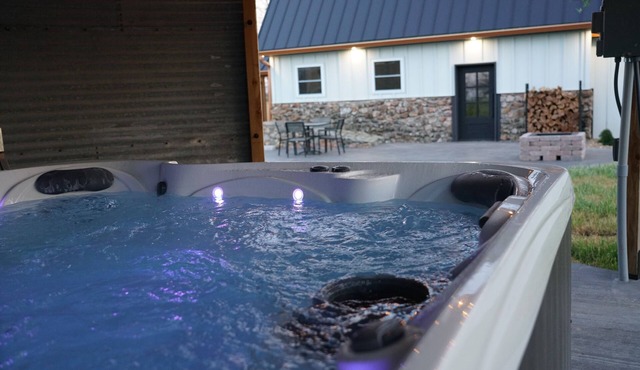 The Barn at Reed | Hot Tub + Horse Friendly
