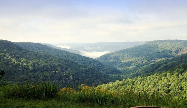 The Bluff House: Relax With a View, Soak in the Peace & Area Adventures