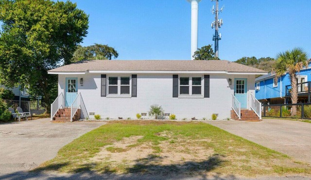 The Boroughs on Folly Beach - Sleeps 20+