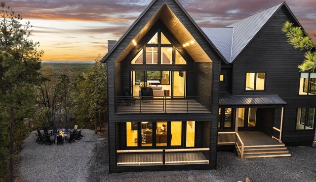 The Charlotte|Spectacular Views|Sleeps 20