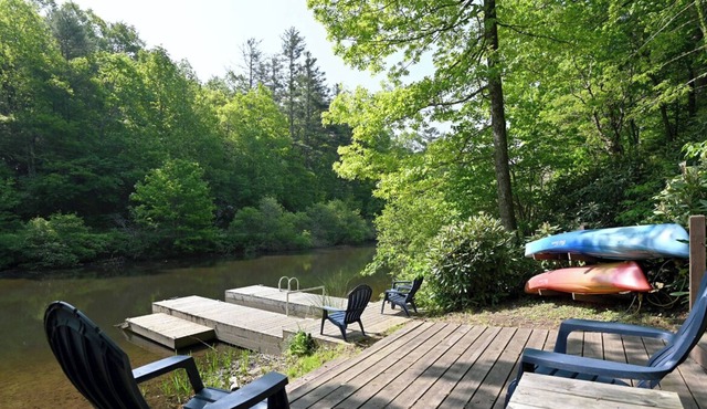 The Cottage at Lake Sequoyah- It's cooler by the water