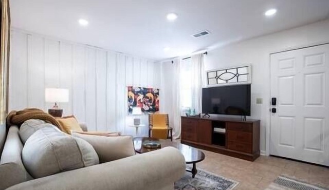 The Eden, 1BR Queen Duplex by Velvet Ditch Villas
