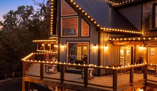The Great Outdoors 5 Bedroom Cabin by RedAwning