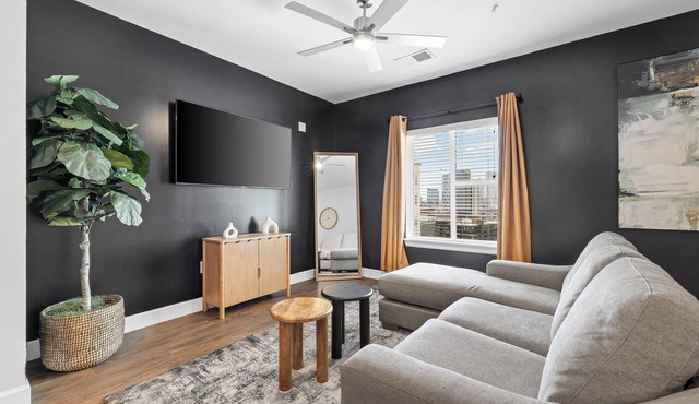 The Hidden Hills Suite The Gulch
