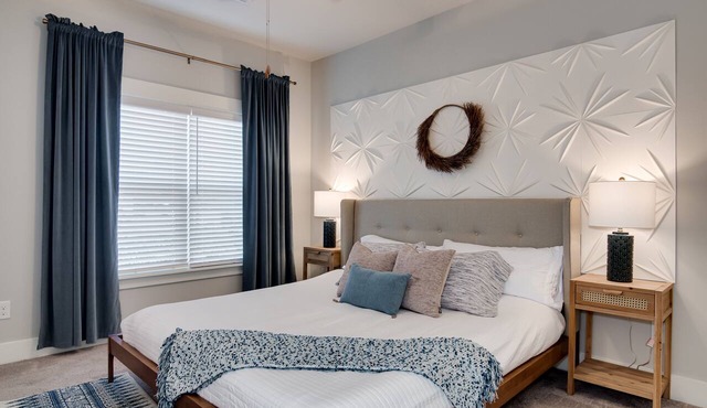 The James: King Bed - Pool & Gym - Fast WiFi - Ft Gordon - Washer & Dryer