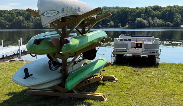 The Lazy Loon on 6-Mile Lake: Lakefront, Free Water Toys, Pontoon, Pet Friendly