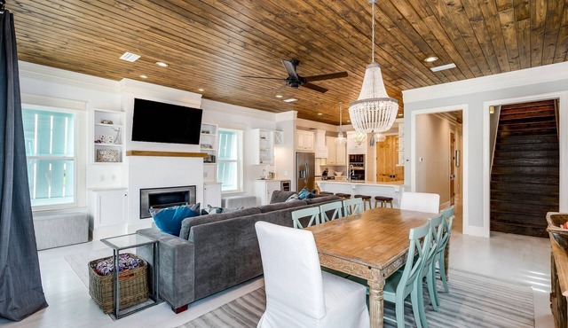 The Meadows-Mallory Square North |Community Pool |Mins to Gulf Beaches |Gourmet Kitchen |Boat Dock