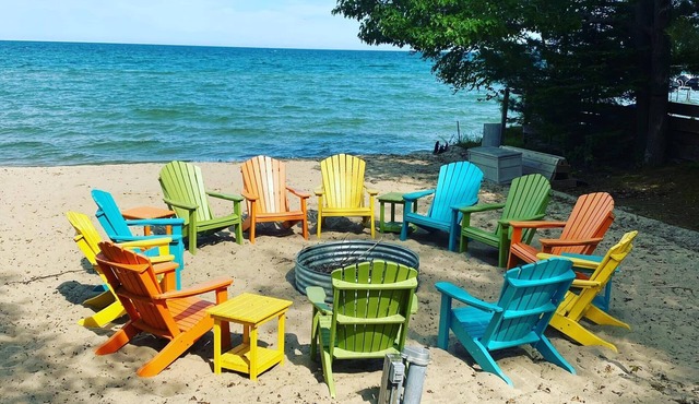 The Oasis- Haven on HuronnBeachfront cabin on the sands of Lake Huron!