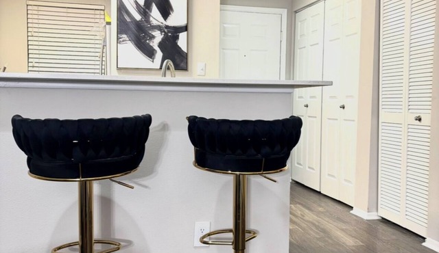 The pretty blue 2bedroom 2bathroom apartment in Dunwoody!