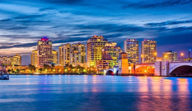 The Savannah Apartment, Downtown, Restaurants, Pool, Beach, Cafes, The Square, Kravis Center